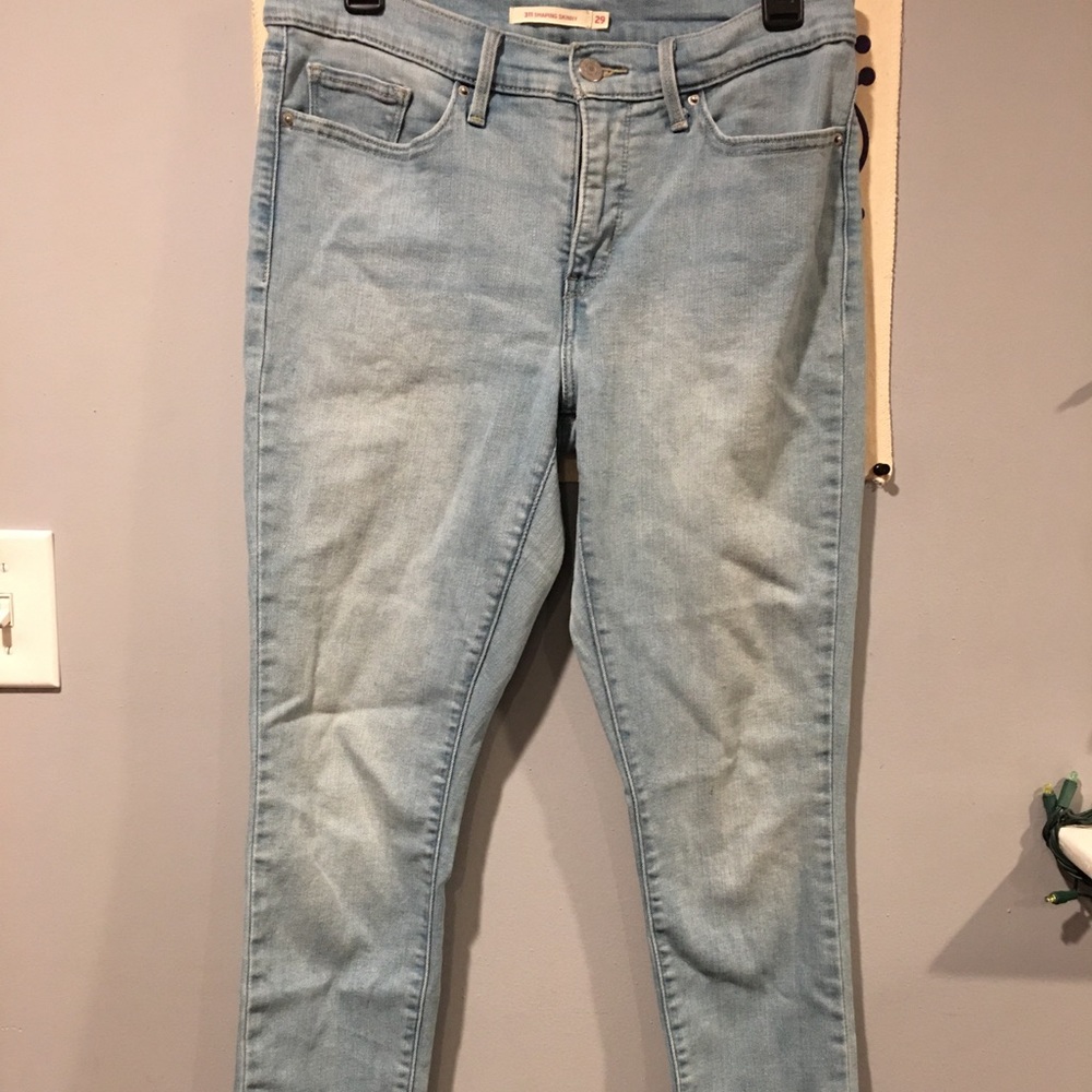 311 levi’s jeans. Shaping skinny, Size us womens 29. barley worn
